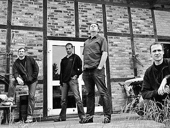 Die Band "Niterain" aus dem unterfränkischen Karlstadt mit Stefan Schön am Schlagzeug gastiert am 20. Oktober im "Tecnet Zentrum" in Burkersdorf. Foto: privat