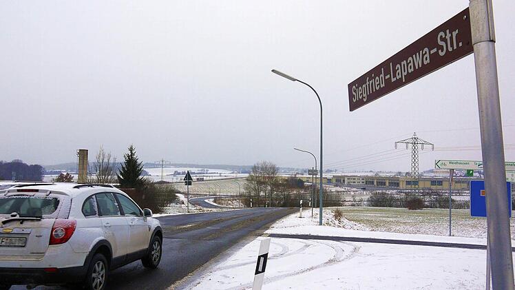 Ansiedlungen wie die Firma "Silag" - deren Chef Siefried Lapawa sogar eine eigene Straße gewidmet bekam - hätte es in Sonnefeld ohne Fördermittel vermutlich nicht gegeben. Ab 2014 werden Firmen bei Investitionen in Sonnefeld nicht mehr bekommen als im Rest des Landkreises.