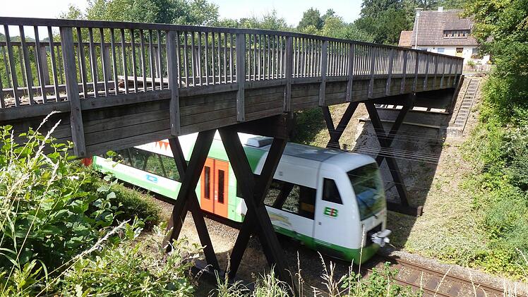 Die Holzbrücke ist weg.Foto: Archiv/Wolfgang Dünnebier