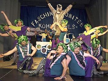 Nach Mitternacht tobte der Saal beim Auftritt des Männerballetts "Schlossgazellen" Foto: Thomas Weichert