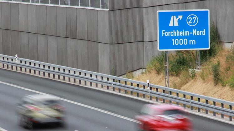 Der 37-Jährige lieferte sich  ein strafbares Rennen mit einem unbekannten Auto zwischen Forchheim-Nord und Buttenheim. Foto: Ronald Heck