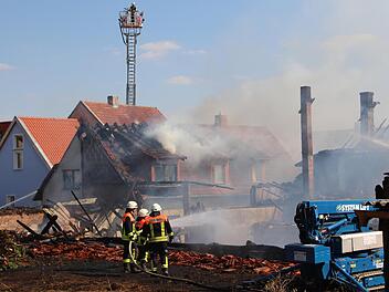 Der brand am 10. August vernichtete in Platz mehrere Scheunen, machte Häuser unbewohnbar. Jetzt trafen mehr als 10 000 Euro an Spenden bei den Betroffenen ein. Foto: Johannes Schlereth