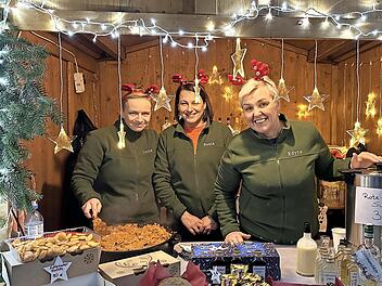 Landestypische Köstlichkeiten aus Leschnitz, der polnischen Partnergemeinde Hirschaids, konnte man am Adventsmarkt probieren.