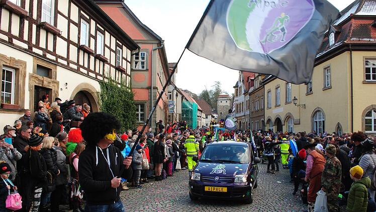 Die Sambagruppe sorgte beim Seßlacher Faschingsumzug für gute Stimmung. Christoph Wiedemann