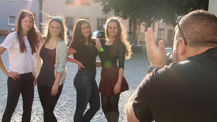 Vier junge Frauen stellten sich für den Foto-Workshop der Staffelsteiner Natur- und Freizeitfreunde zur Verfügung.Matthias Einwag