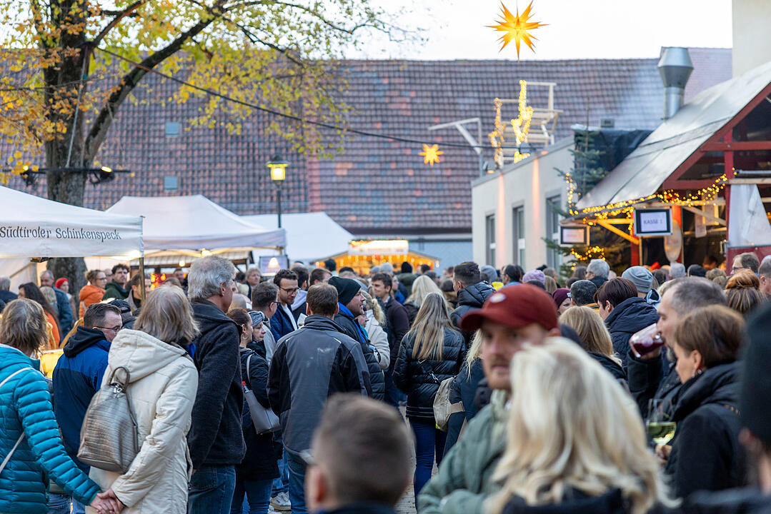 R&ouml;delsee, Traditioneller Weihnachtsmarkt rund um das Schloss