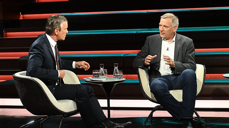In der Debatte mit Markus Lanz reagierte Jan van Aken besorgt auf den Drohnenvorfall in Polen.