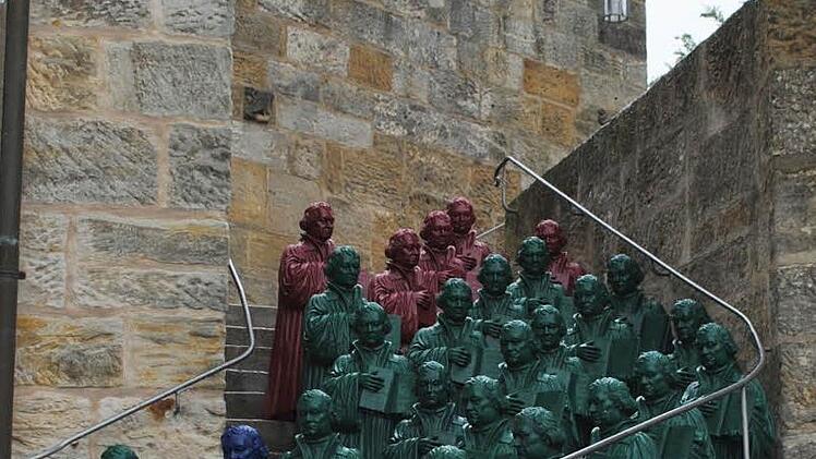 Hörl Lutherfigurren im Burghof Foto: Carolin Herrmenn
