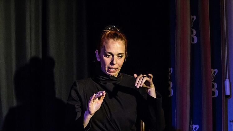 Ulrike Barz-Murauer beeindruckt das Publikum als Darstellerin in "Coburg, Deine Frauen". Foto: Jochen Berger