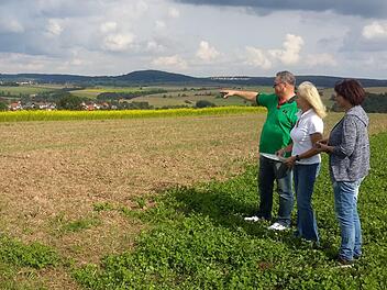 Werner Milotta, Gabi Hampel und Andrea Fell wollen den geplanten "Solarpark Unterleichtersbach" nicht hinnehmen. Im Internet haben sie den Protest organisiert. Foto: Rolf Pralle