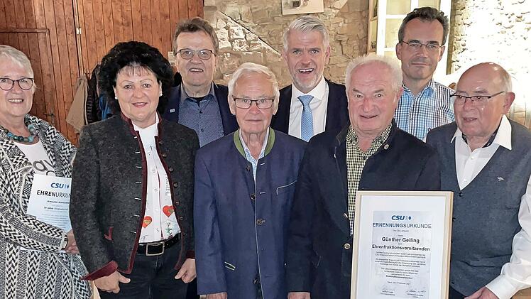 Ehrungen bei der CSU-Kreistagsfraktion (v. l.): Irmgard Ruhhammer, Monika Weinbeer, Werner Döhler, Rudolf Handwerker, Steffen Vogel, Günther Geiling, Mark Zehe und Siegmund Kerker