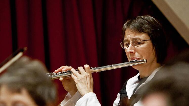 Unter Leitung von Hans Stähli probt das Orchester der "Musikfreunde Neustadt".Foto: Jochen Berger
