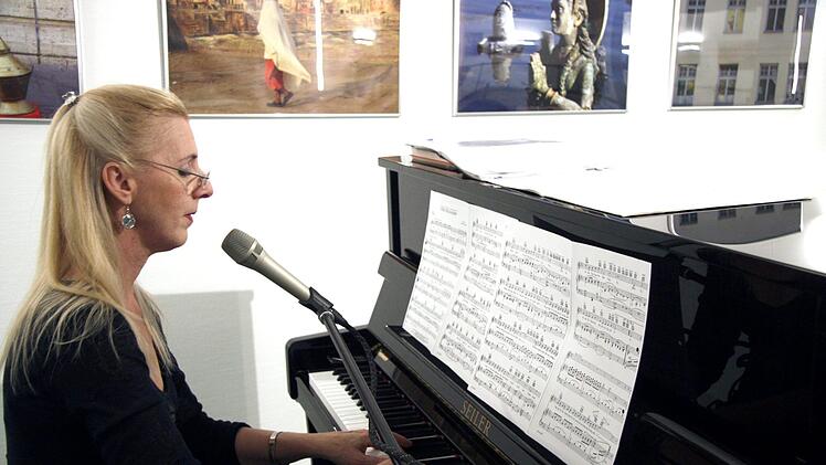 Cornelia Götz sorgte für den musikalischen Rahmen.   Foto: Richard Sänger