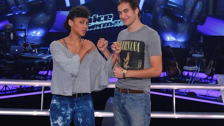 Im Ring müssen sie sich miteinander messen, nur einer kann gewinnen: Michael Lane und Sandra Amerie. Foto: SAT.1/ProSieben/Richard Hübner