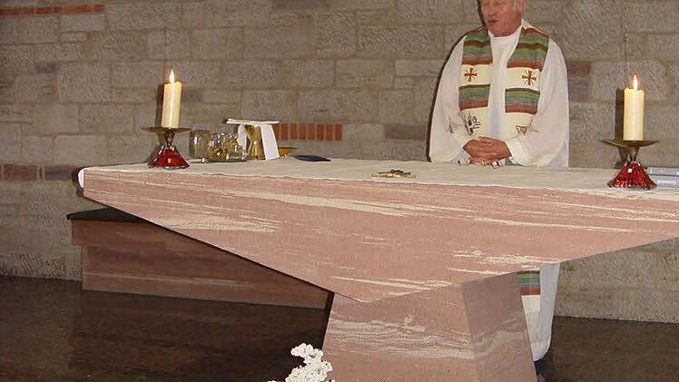 Pfarrer Edwin Erhard hält seit 30 Jahren den Frauengottesdienst. Foto: Brigitta Kempe-Wolf