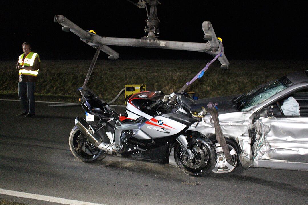 Heßdorf: Auto überholt und erfasst Motorradfahrer frontal - 62-Jähriger stirbt