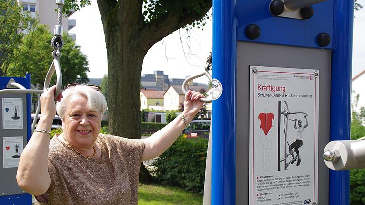 Auch ältere Menschen können sich auf dem Mehrgenerationen-Treffpunkt am Kreuzberg fit halten, wie hier Erika Günnel. Foto: Marco Meißner