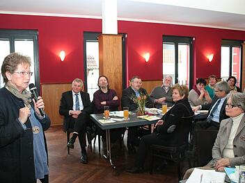 Franziska Schumacher bei ihrem Vortrag Foto: Evi Seeger