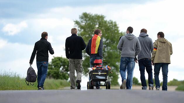 F&uuml;r viele ist Christi Himmelfahrt einfach Vater- oder M&auml;nnertag.  Foto: Archiv/dpa