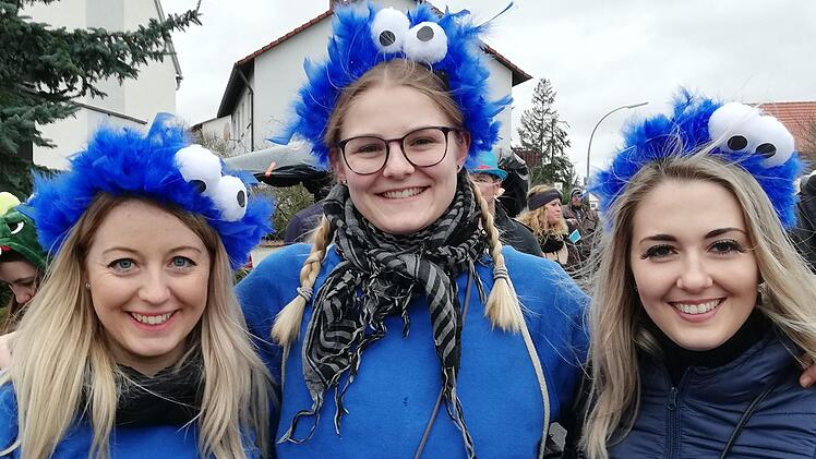 Turbulentes Faschingstreiben im Altort Ebenhausen. Foto: Sigismund von Dobschütz