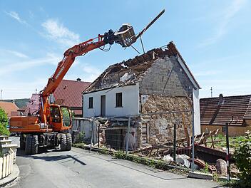 Der Abriss des Gebäudes in der Kanzleistraße 2 in Thonberg ist voll im Gange.