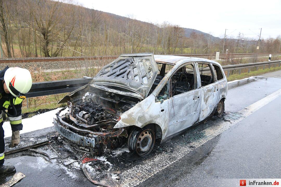 Pkw-Brand auf A70 bei Eltmann