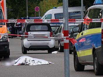 In Stuttgart ist ein 36-jähriger Mann am Mittwochabend auf offener Straße niedergestochen  worden. Nun hat der Tatverdächtige gestanden, der Polizei war der 26-Jährige schon bekannt. Foto: Kohls/SDMG/dpa