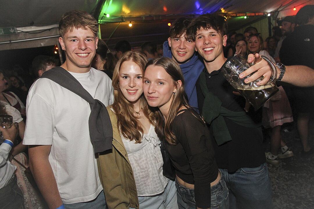 Mit der Partyband "Popnach8"!