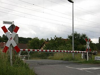 Der Bahnübergang zur Hahnwiese in Creidlitz wird geschlossen und durch eine Fußgängerunterführung ersetzt. Foto: CT-Archiv