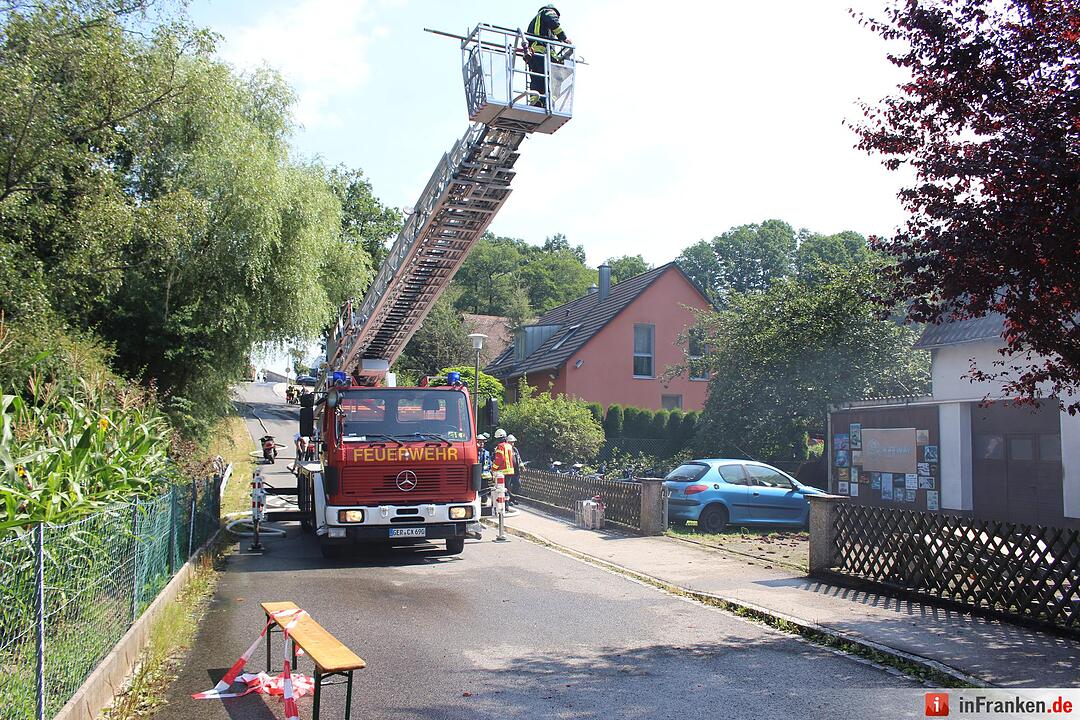 Garage in Burgthann brennt ab