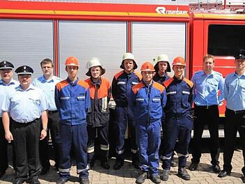 Prüflinge, Schiedsrichter und Ausbilder: Thomas Eyrich, Klaus Kippes, Lukas Zwecker, Bastian Danz, Domink Krug, Felix Rößer, Florian Lauster, Jan Stürzenberger, Frederic Döpfert, Sebastian Baus, und Dominik Billmann (von links). Foto: Günther Straub