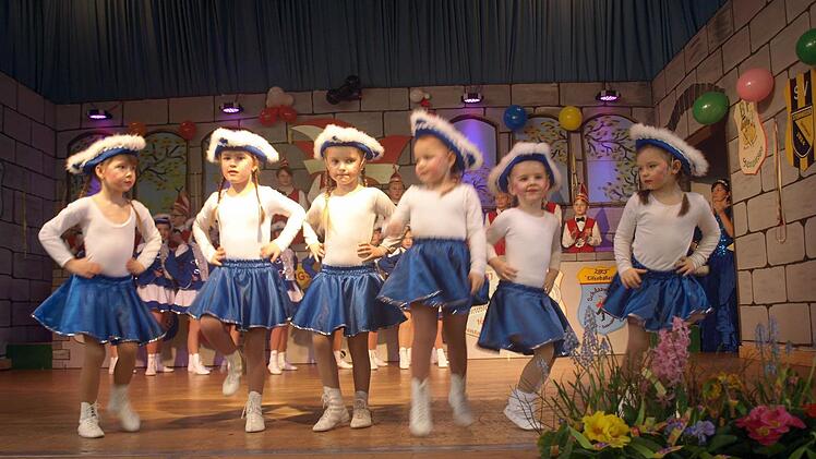 Die Kleinsten der Kindergarde waren auch dabei. Foto: Susanne Deuerling