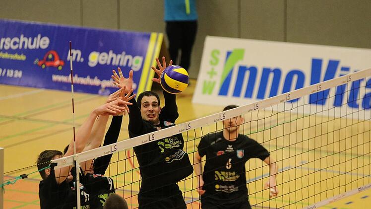 Ob im Angriff oder in der Verteidigung: Die Hammelburg Volleys um (von links) Oscar Benner, Nils Rehmeier, Moritz Rauber und Henning Schulte überzeugten gegen Mainz in jeder Zone des Feldes.Jens Feistel