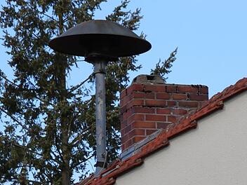 Solche Feuerwehrsirenen gibt es überall im Landkreis Coburg. Symbolbild: Heike Beudert