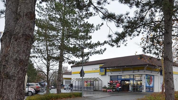 Genügt nicht mehr den Ansprüchen, die Edeka an Immobilien stellt: der Supermarkt an der Gnaileser Straße in Rödental. Rainer Lutz
