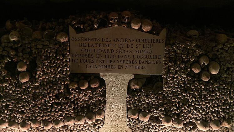 Gr&ouml;&szlig;tes unterirdisches Beinhaus in Paris wieder offen