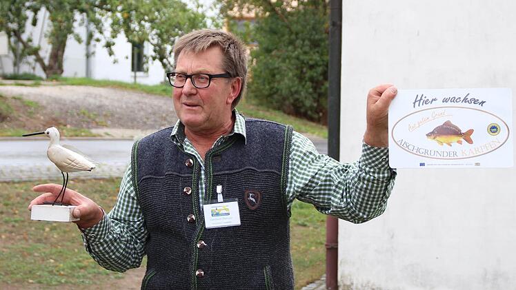 Leonhard Thomann begrüßte die Gäste mit den Bewohnern des Aischgrunds. Foto: Andreas Dorsch