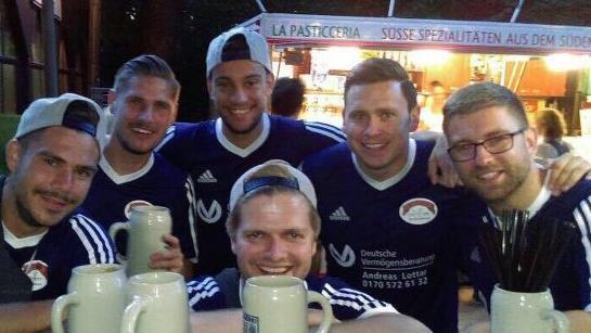 Die Funzl Kickers legen die Stadtmeisterschaft neu auf, v.l.: Lukas Porster (SV Buckenhofen), Markus Winkler, Max Klumm (beide DJK Kersbach), Philipp Dinkel (vereinslos, 1. Vorstand), Patrick Honeck (DJK Pautzfeld) und Stefan Torner (DJK Wimmelbach).  Nicht im Bild: Jonas Liedel und Frank Hofmann (beide DJK Kersbach)privat