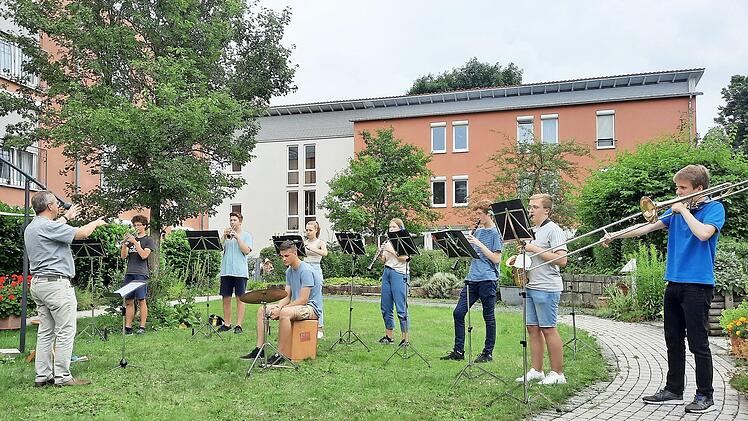 Die Blechbläser bei ihrem Konzert