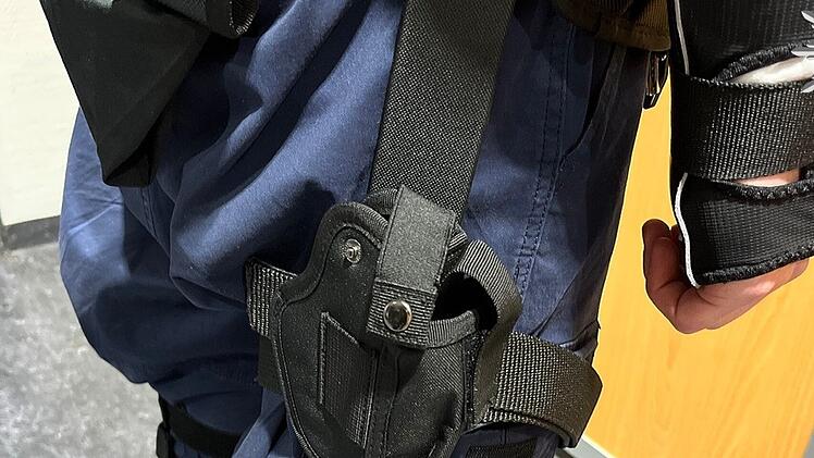 N&uuml;rnberg: Halloween-Fotoshooting l&ouml;st Polizeieinsatz aus - "Mit MP5 zu Boden gebracht"