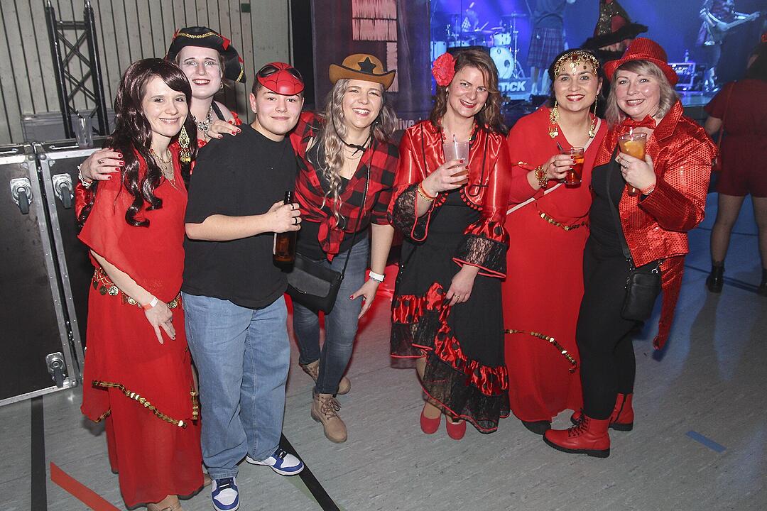 Faschingsparty vom Feinsten in der Stadthalle Stadtsteinach.