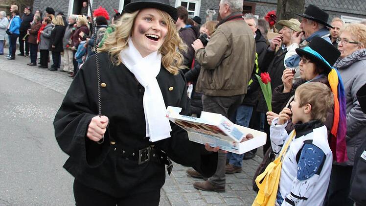 Nadine Schramm schwang den Schlotfeger-Besen.