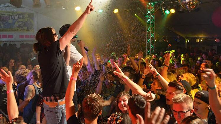 Gute Stimmung beim FC in Fuchsstadt mit "Die Atzen". Foto: Peter Rauch