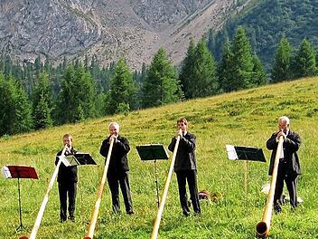 Das Alphornensemble Weimar gastiert zur Kirchweih in der Trebgaster Johanneskirche