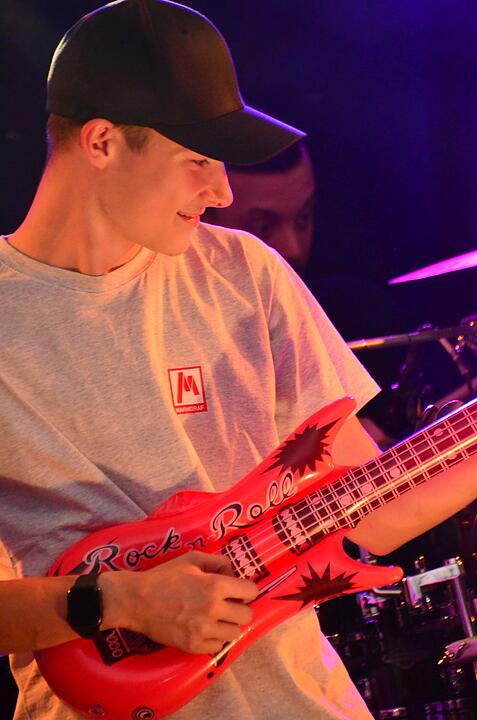 Party mit der Band "CAVELAND"
