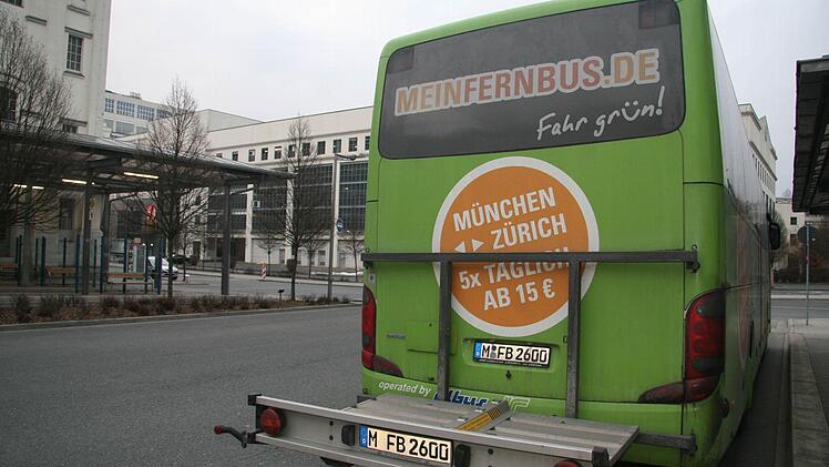Bis zu fünf Fahrräder können mit dem Bus mitgenommen werden.