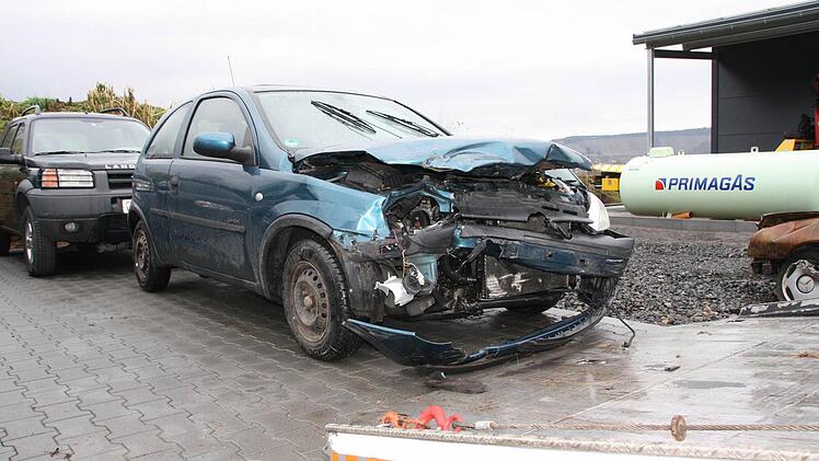 Die Fahrzeuge wurde con Marcus Gerner und seinem Team abgeschleppt. Foto: Ralf Ruppert