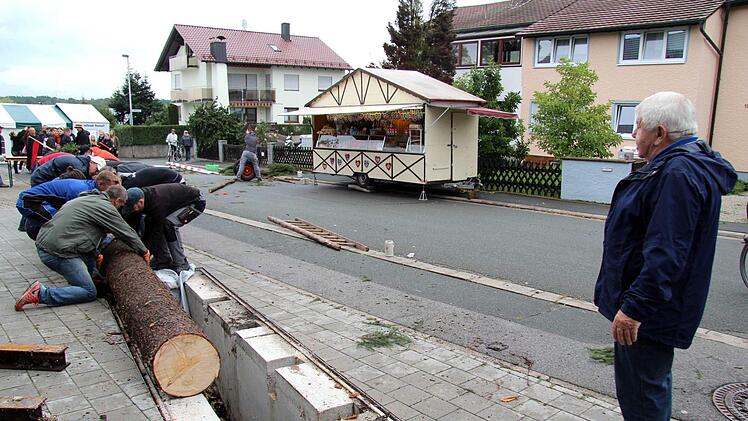 Heßdorfer Kirchweih  Foto: Richard Sänger
