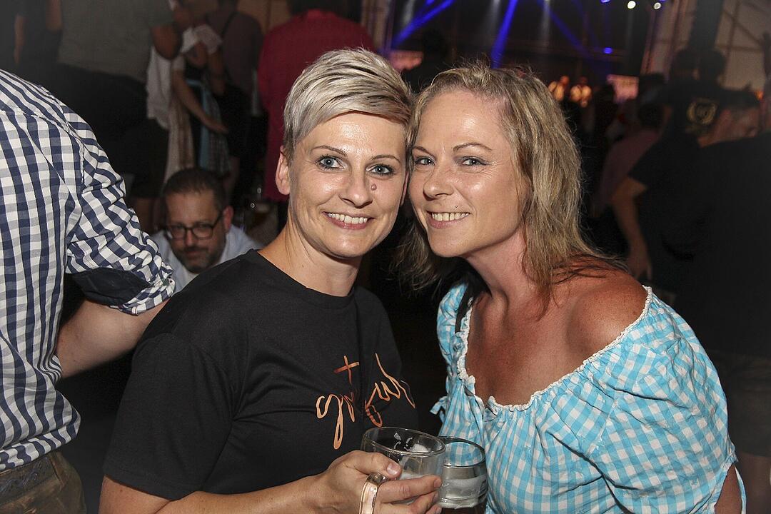 Es spielten die "Kasendorfer Musikanten" und "Die Wilderer".