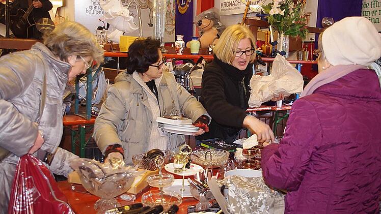 Die zahlreichen Gäste konnten aus einem nahezu unerschöpflichen Angebot auswählen.